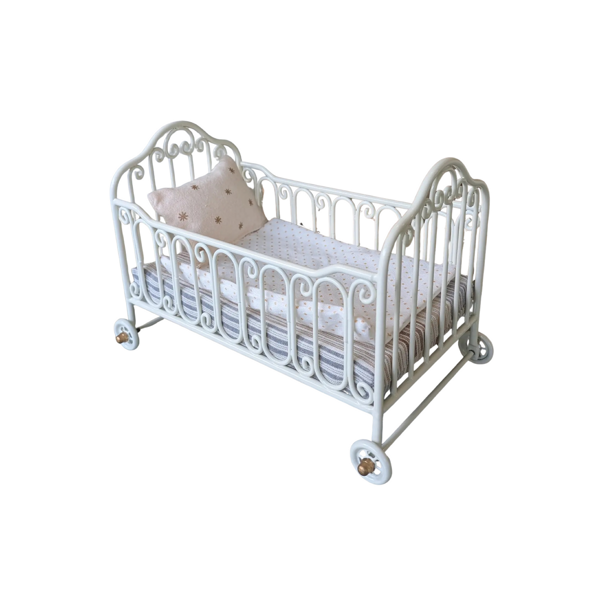 LevLovs Miniature Metal Bed