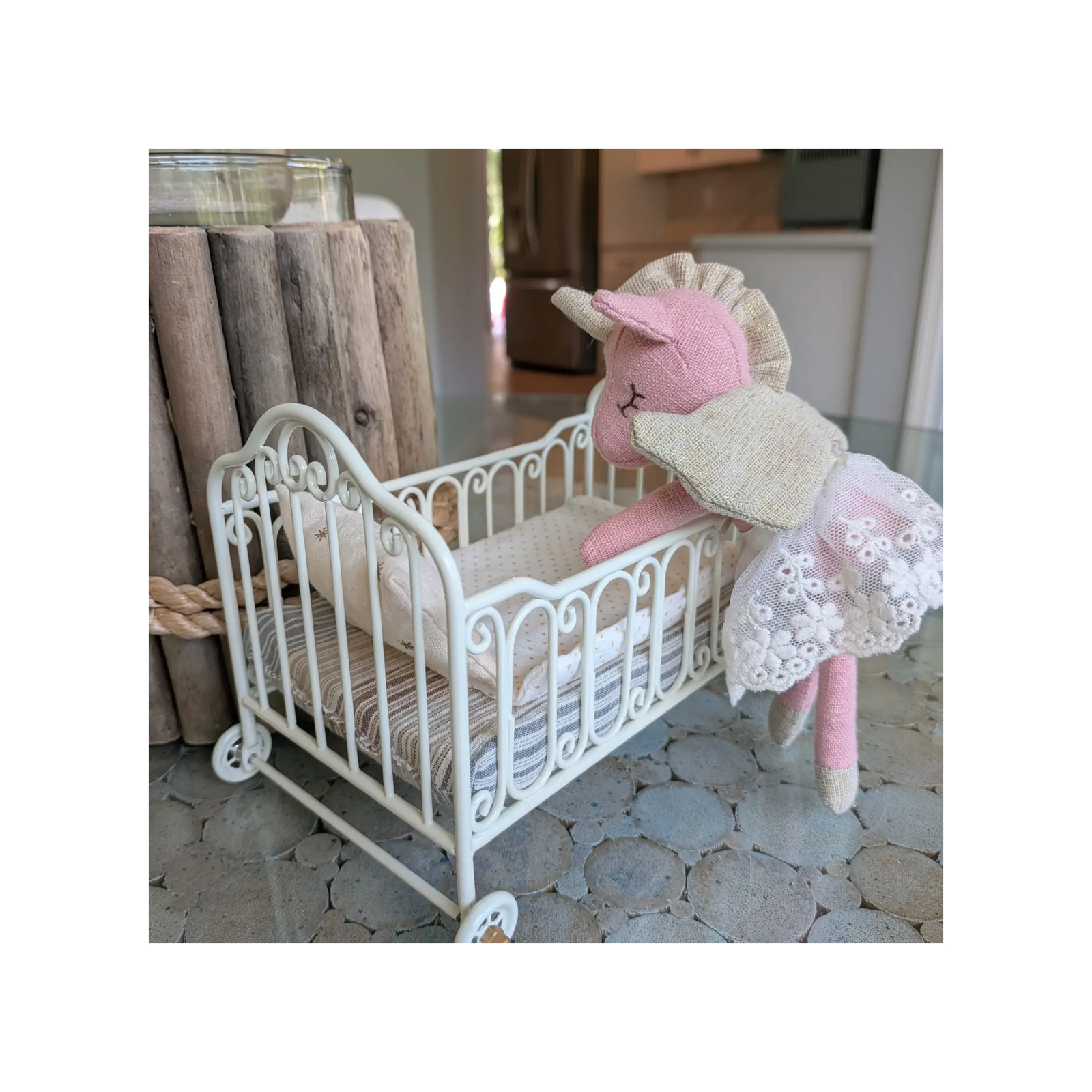 LevLovs Miniature Metal Bed
