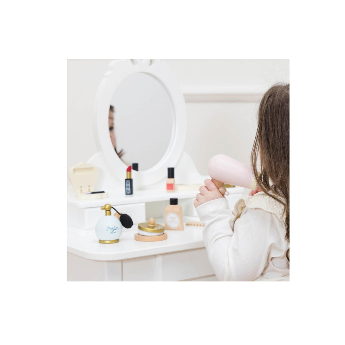 Wooden Vanity Star Pretend Beauty Kit