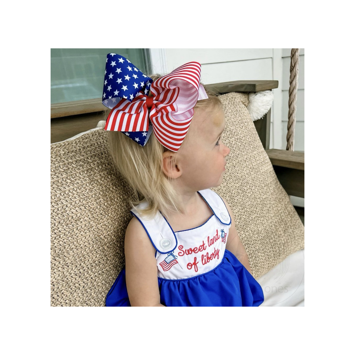 King Stars &amp; Striped Pattern Grosgrain Bow