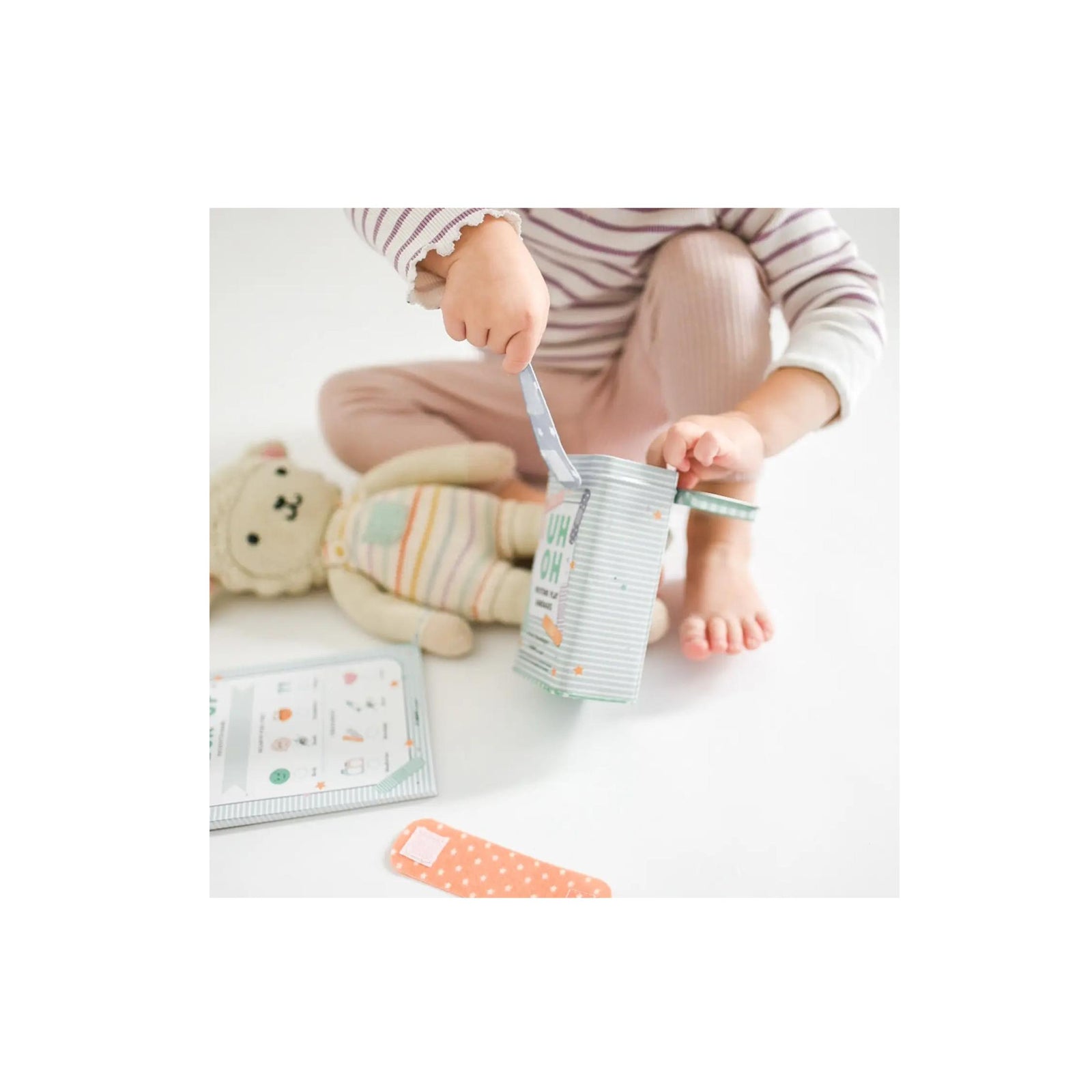 Pretend Play Felt Bandages & Bandaid Tin Kit