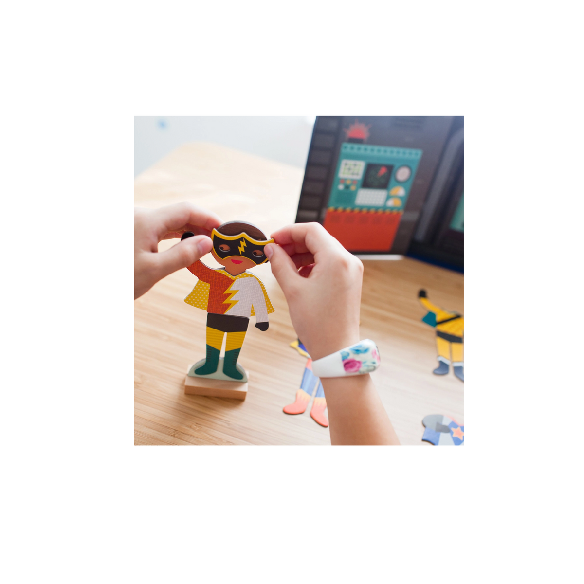 Superhero Magnetic Dress Up Play Set