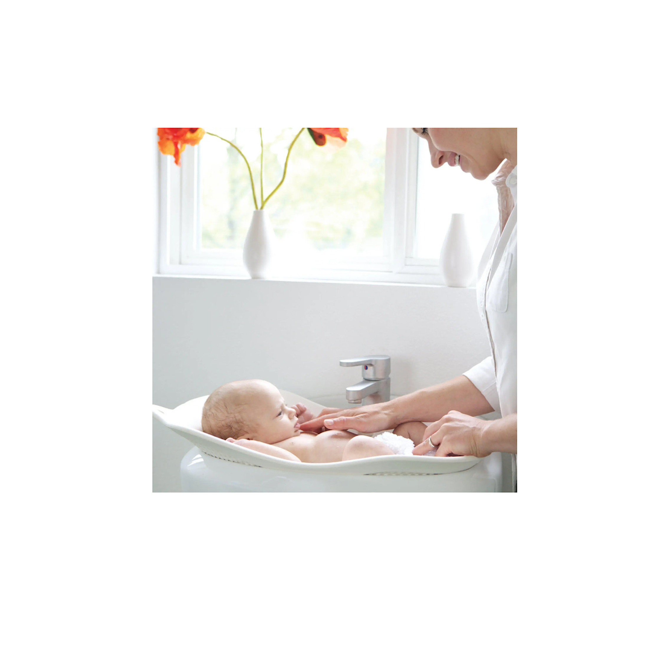 Puj Puj Flyte Compact Infant Bathtub, Baby Bathtub for Newborns