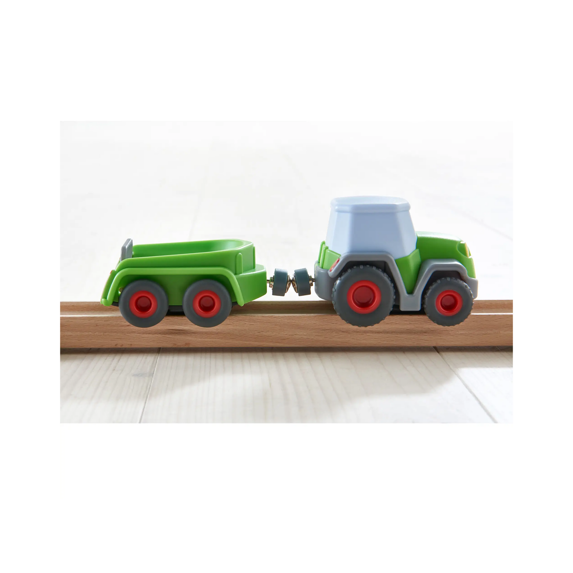 Kullerbu Tractor With Trailer